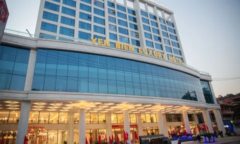 Khách sạn Yên Biên Luxury(Hà Giang) - Nhà tài trợ vàng của Fashion show "Bước chân trên đá"