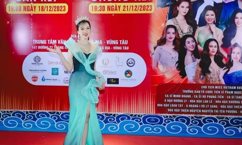 Á hậu 3 Lê Thị Khánh Vân xuất hiện rạng rỡ tại chung kết Hoa hậu Thương hiệu Việt Nam 2023