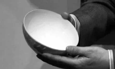 Lật bát cũ vi phạm lời nguyền - mọi thứ tan theo hư vô!