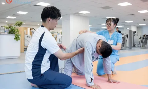 Yoga trị liệu - Giải pháp an toàn, hiệu quả cho người vẹo cột sống và giãn dây chằng lưng