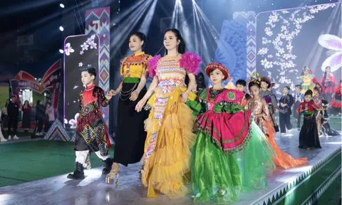 Trung tâm nghệ thuật SKY Lào Cai gây dấu ấn tại “Lúng liếng non cao” trong Tuần lễ Festival Sông Hồng Tỉnh Lào Cai 2025