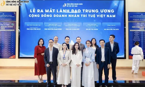 Sự giao thoa giữa Trí tuệ Chuyên gia và Nền tảng phụng sự: Chìa khóa “giải mã” mọi nút thắt doanh nghiệp