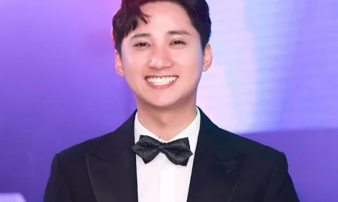 Chàng MC điển trai xuất phát từ một cậu bé nhút nhát, bỗng trở thành người dẫn chương trình chuyên nghiệp